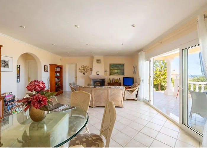 Villa Mit Meerblick In *