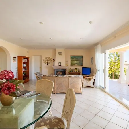 Villa Mit Meerblick In *