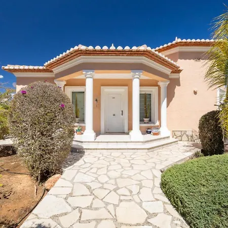 Villa Mit Meerblick In *